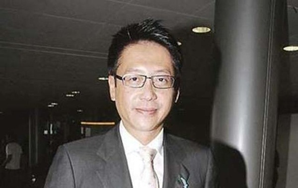 Cái kết của đại gia kim cương từ bỏ con gái tỷ phú kết hôn với hoa hậu tai tiếng-1