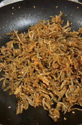 Hóa ra món cá khô rang kiểu Hàn siêu ngon làm chỉ trong 5 phút thôi - bảo sao các mẹ thích đến thế!-4