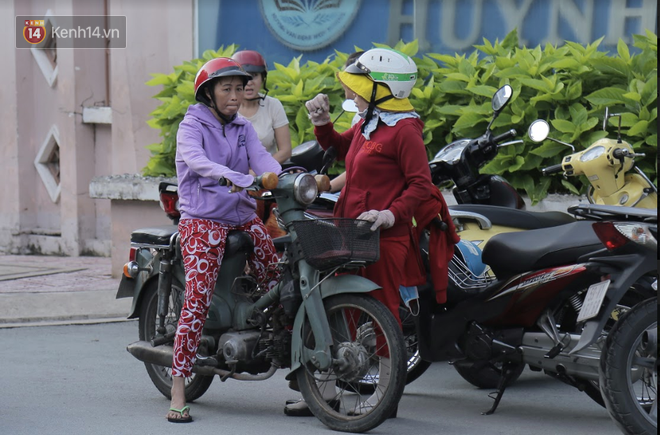 Ngày thi vào lớp 10 thứ hai: Thí sinh các tỉnh dự thi trường chuyên ở Hà Nội nhận xét đề Tiếng Anh rất dễ, tự tin được 9 điểm-11