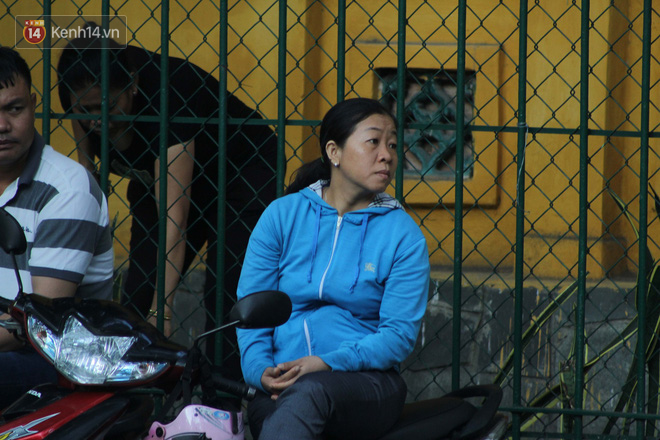 Ngày thi vào lớp 10 thứ hai: Thí sinh các tỉnh dự thi trường chuyên ở Hà Nội nhận xét đề Tiếng Anh rất dễ, tự tin được 9 điểm-14