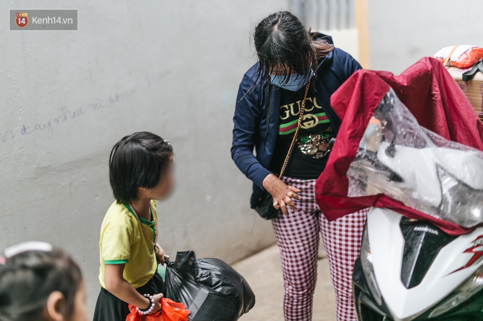 Cô gái trẻ bị chồng tưới xăng thiêu sống và lá thư muộn màng từ trại giam: Gần 3 năm anh chưa một lần dám viết thư cho em và hai con...-8