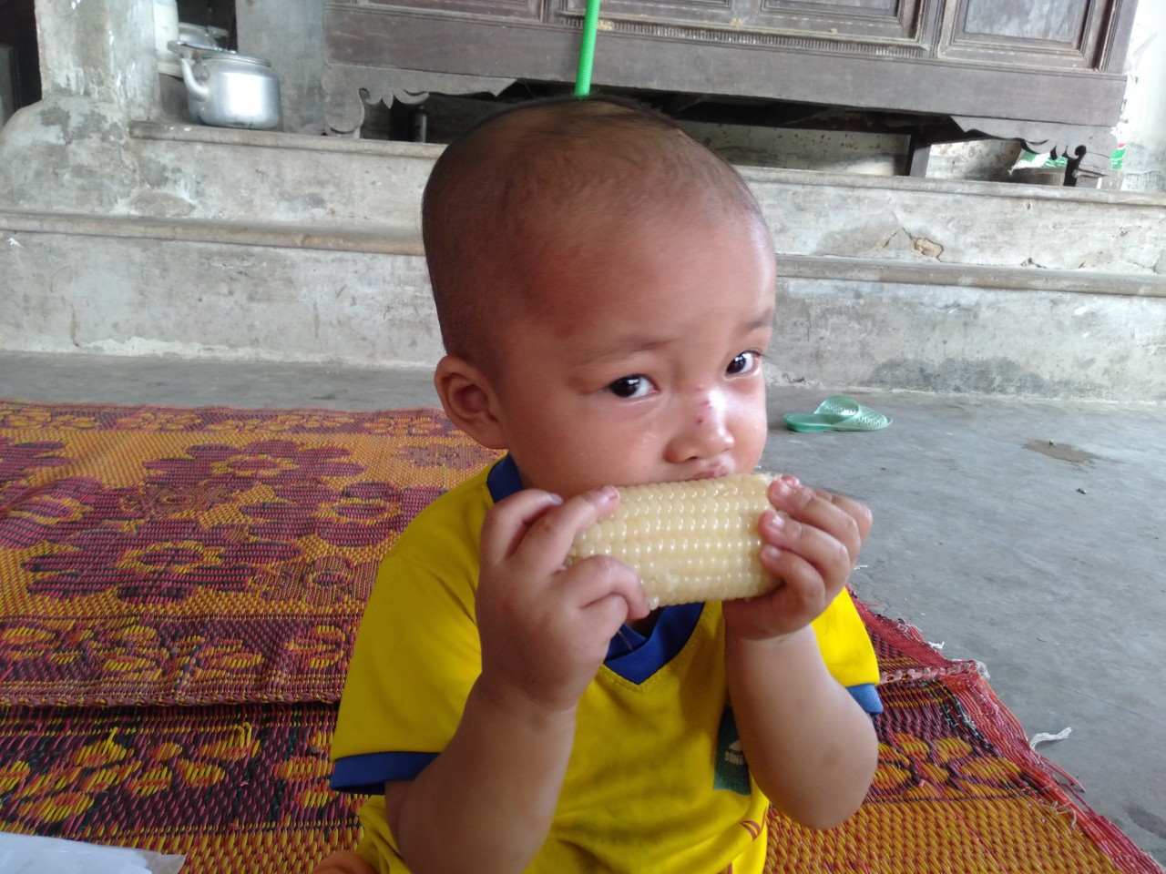 Tiếng khóc xé lòng của bé gái 3 tuổi mắc bệnh hiểm nghèo: Bà ơi, cháu đau lắm, sao bố mẹ mãi không về hả bà?-10