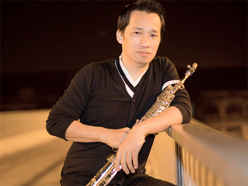 Tái xuất mạng xã hội sau 3 tuần vắng bóng, Hồng Nhung cởi đồ khoe thân hình tuổi 50 và tiết lộ về người đàn ông” cầm máy ảnh-4