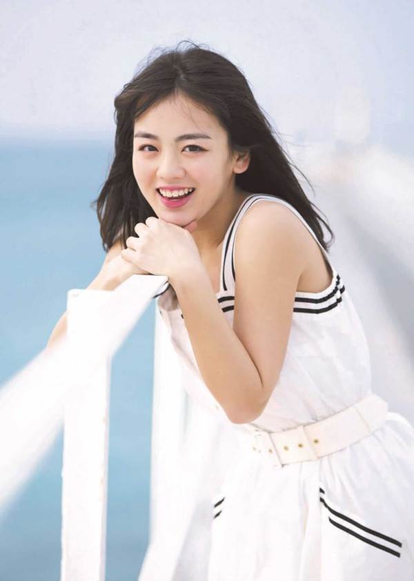 Nữ thần học đường Nhật Bản khoe dáng với bikini ở Việt Nam-13