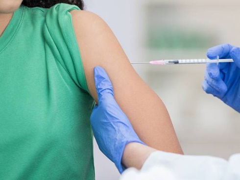 Sau 1 lần thư giãn ở quán cắt tóc, cụ ông khiến bác sĩ khiếp vía vì thấy thứ này trong tai-4