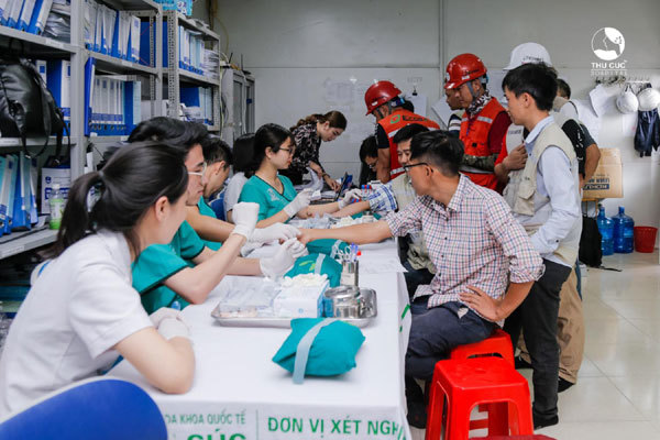 Doanh nghiệp mang cả bệnh viện về khám sức khỏe cho nhân viên-4