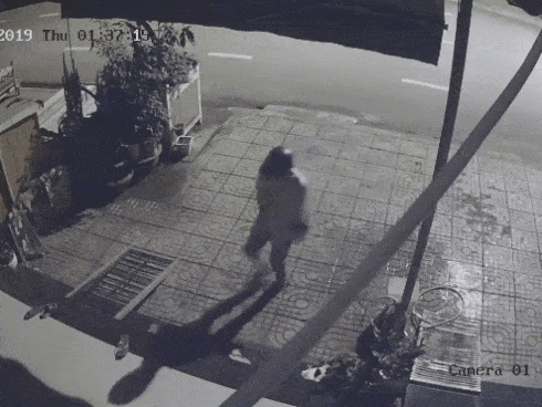 Bị giật điện thoại, chủ nhân viết bảng thông báo khiến tên trộm muốn quay lại ngay lập tức-2
