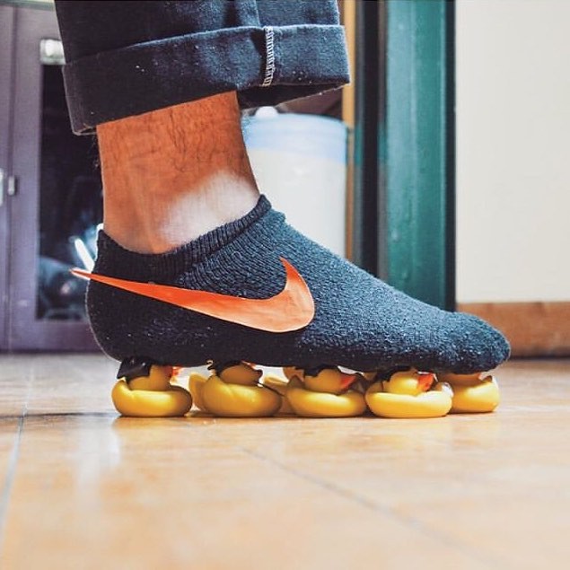 Cười ra nước mắt với những mẫu giày quái dị không dành cho người bình thường-6