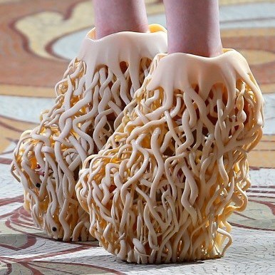 Cười ra nước mắt với những mẫu giày quái dị không dành cho người bình thường-8