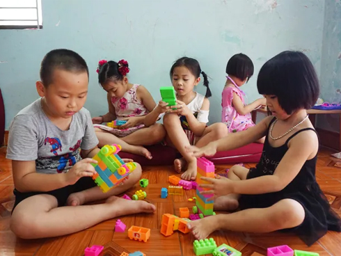 Sợ con nghiện TV, ipad mùa hè, bố mẹ cuống cuồng tìm thêm học kỳ thứ 3-3