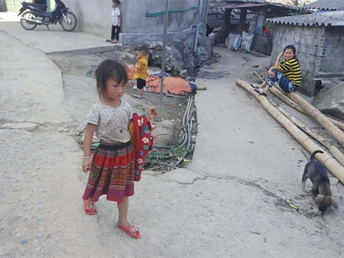 Em con đã bỏ mẹ rồi, con đừng đi Khánh ơi!-5