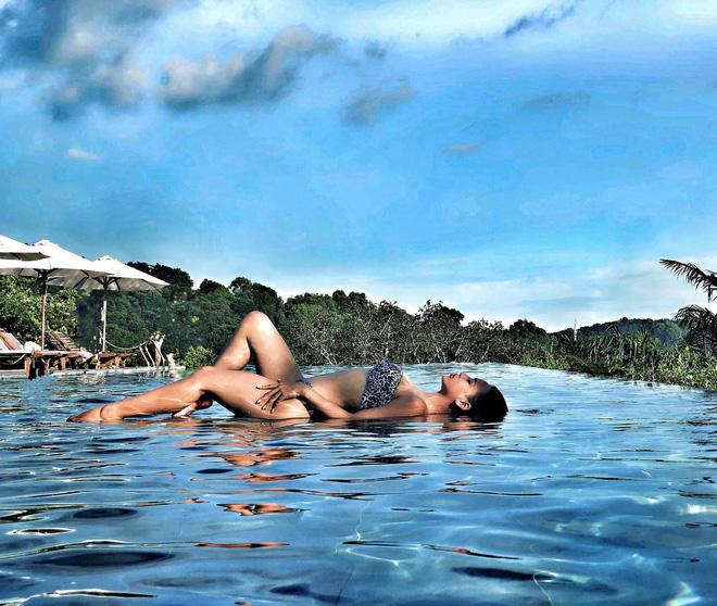 DJ Tít hậu ly hôn: Sống vui vẻ, liên tục tung ảnh bikini khoe thân hình săn chắc, gợi cảm-4