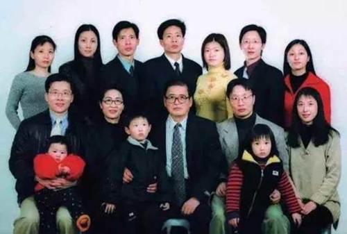 Cách giáo dục đặc biệt của người cha với 6 người con đều là bác sĩ, giáo sư danh tiếng-1