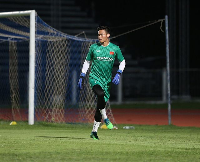 Quang Hải, Công Phượng cười tươi rói chờ đấu Thái Lan-7