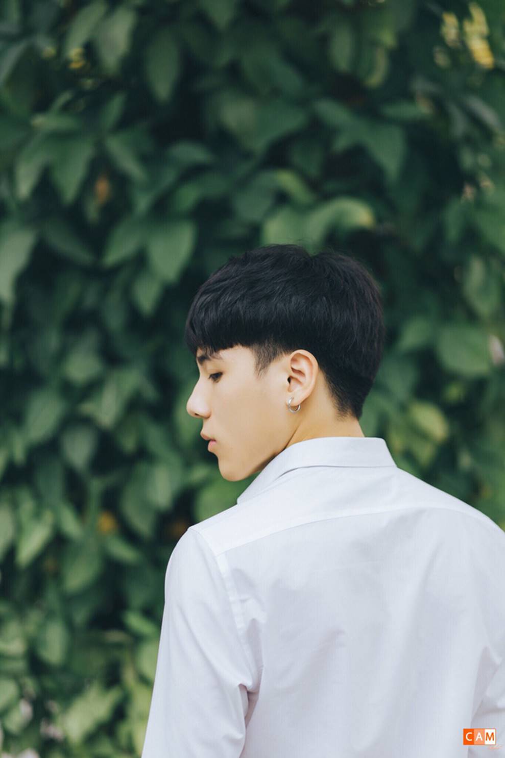 Giơ bảng Tuyển người yêu trong ảnh kỷ yếu, nam sinh 2001 khiến hội chị em đổ rầm rầm vì góc nghiêng hoàn hảo-8