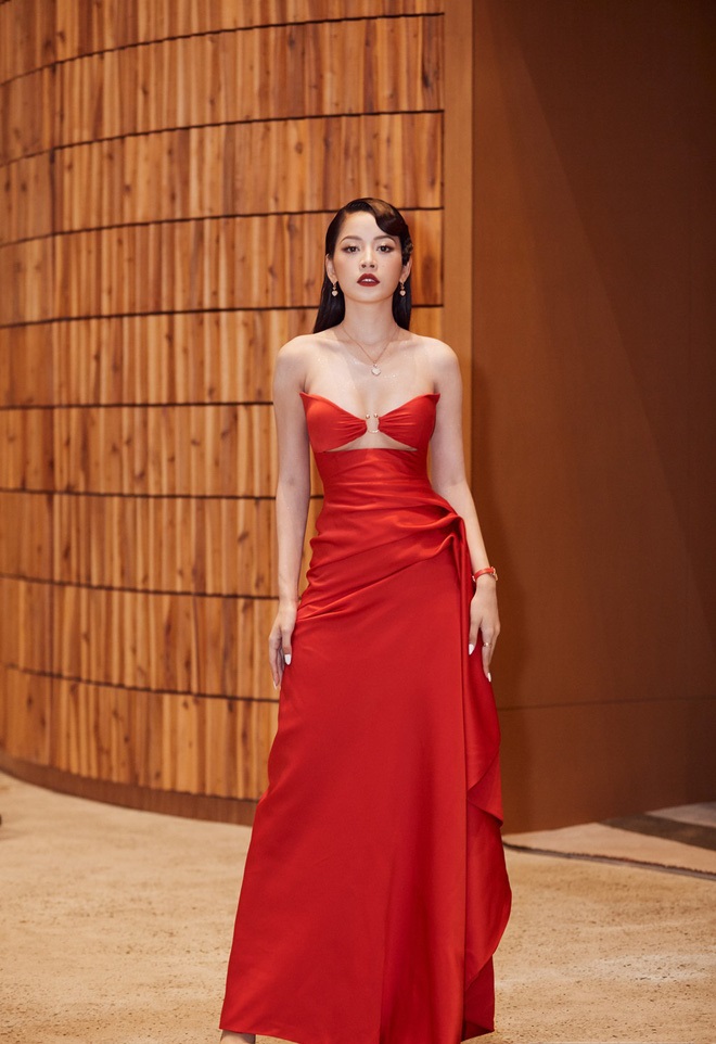 Vòng 1 trồi sụt thất thường của Chi Pu lại khiến cộng đồng mạng dậy sóng-3