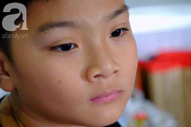 Không có bố, bé trai 12 tuổi nghỉ học, một mình vào viện chăm mẹ bị ung thư-11