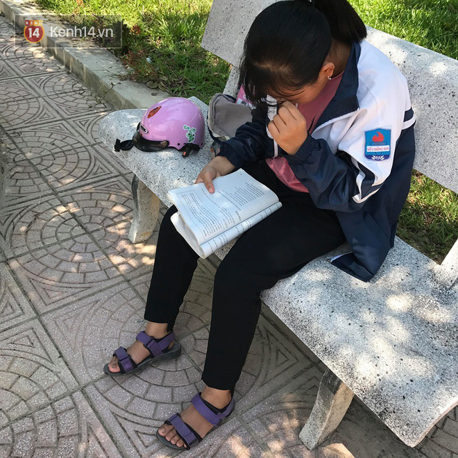 6400 học sinh Quảng Bình đội nắng 36 độ thi lại môn Văn: Quá vô lý vì lỗi của người ra đề và giám thị nhưng bọn em phải chịu trách nhiệm-6