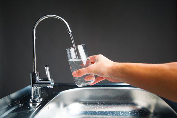 Sai lầm 99% gia đình mắc khi dùng máy lọc nước, rước thêm vi khuẩn hại cả nhà-1