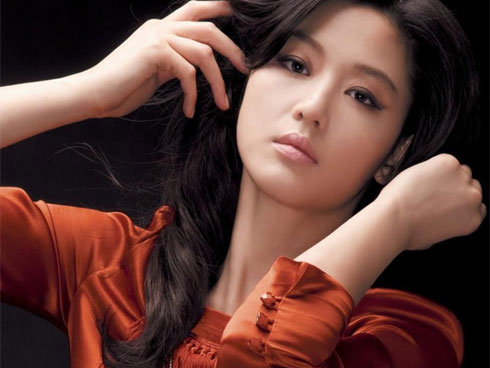 Nhìn thấy khuôn mặt đã tẩy trang của vợ sau đám cưới, tôi kinh ngạc không thốt thành lời, càng choáng hơn với câu trả lời hờ hững của cô ấy-3