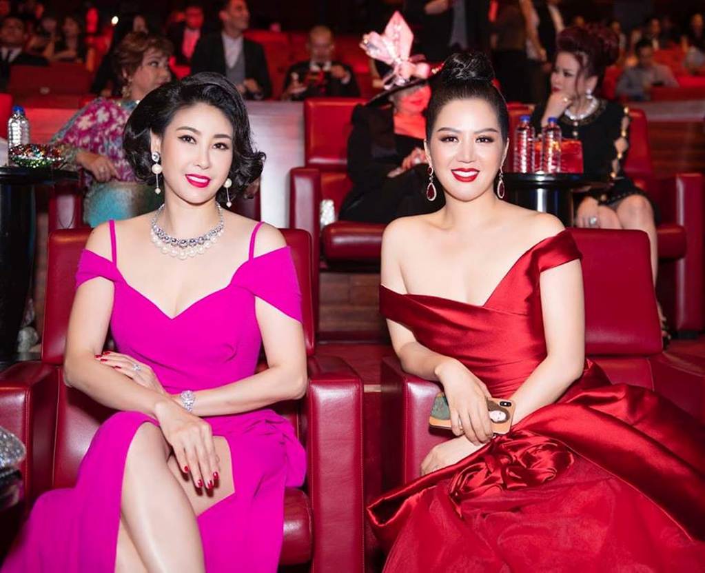 Đinh Hiền Anh - bà xã Thứ trưởng mặc thanh lịch đẹp hút ánh nhìn-7