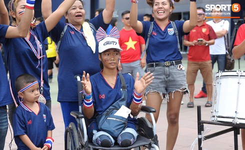 Đánh bại Thái Lan bằng bàn thắng ở phút bù giờ, Việt Nam vào chung kết Kings Cup-32