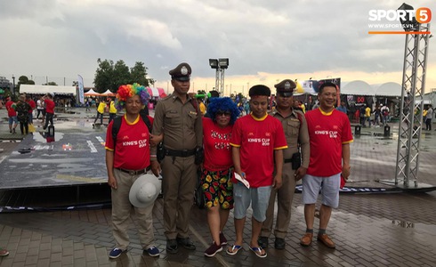 Đánh bại Thái Lan bằng bàn thắng ở phút bù giờ, Việt Nam vào chung kết Kings Cup-31