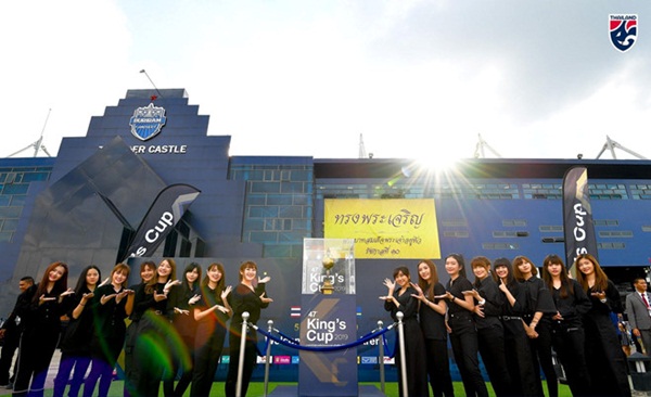 Quế Ngọc Hải, Bùi Tiến Dũng tri ân Đình Trọng sau chiến thắng-24