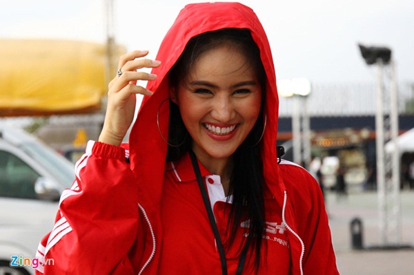 Quế Ngọc Hải, Bùi Tiến Dũng tri ân Đình Trọng sau chiến thắng-37