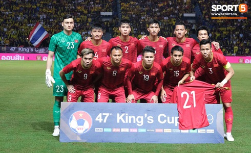 Đánh bại Thái Lan bằng bàn thắng ở phút bù giờ, Việt Nam vào chung kết Kings Cup-16