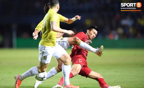 Đánh bại Thái Lan bằng bàn thắng ở phút bù giờ, Việt Nam vào chung kết Kings Cup-14