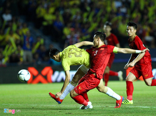 Đánh bại Thái Lan bằng bàn thắng ở phút bù giờ, Việt Nam vào chung kết Kings Cup-13