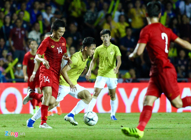 Đánh bại Thái Lan bằng bàn thắng ở phút bù giờ, Việt Nam vào chung kết Kings Cup-12