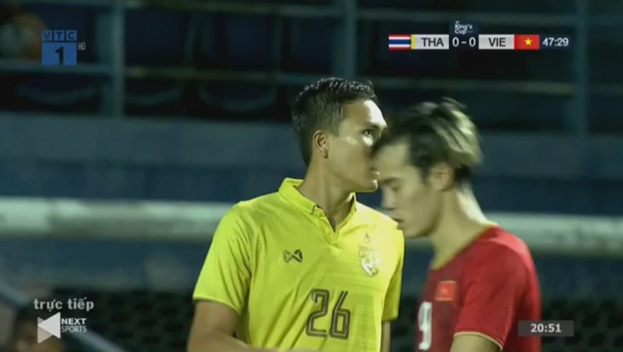 Khán giả ngỡ ngàng với tình huống act cool đứng hình mất vài phút trong trận đại chiến giữa Việt Nam - Thái Lan-1