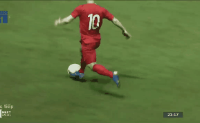 Hãi hùng tình huống Công Phượng bị sao Thái Lan phạm lỗi trúng… hạ bộ-1