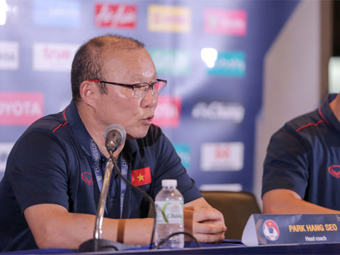 Thủ môn Thái Lan biếu bàn thắng cho ĐT Việt Nam: Tu luyện ở châu Âu, đắt gấp đôi Văn Lâm-2