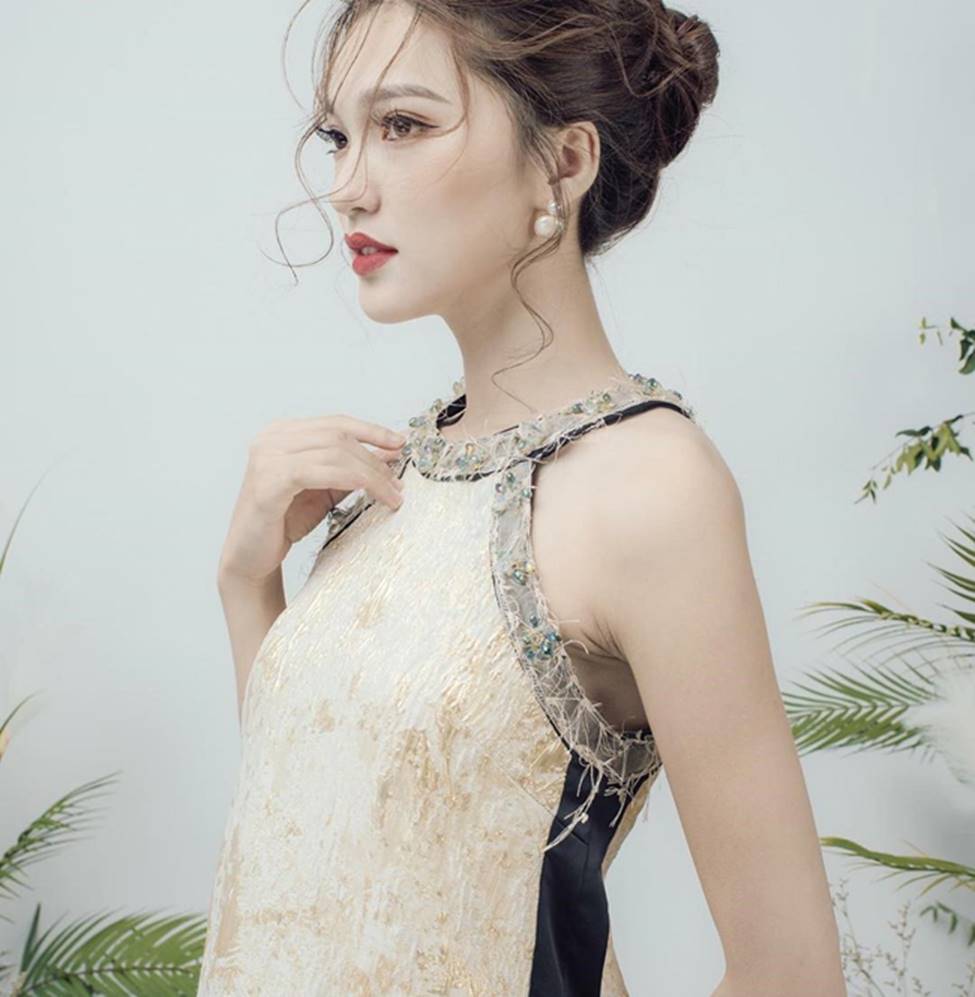 Bạn gái tin đồn của tiền vệ Văn Đức gợi cảm với loạt ảnh bikini-2