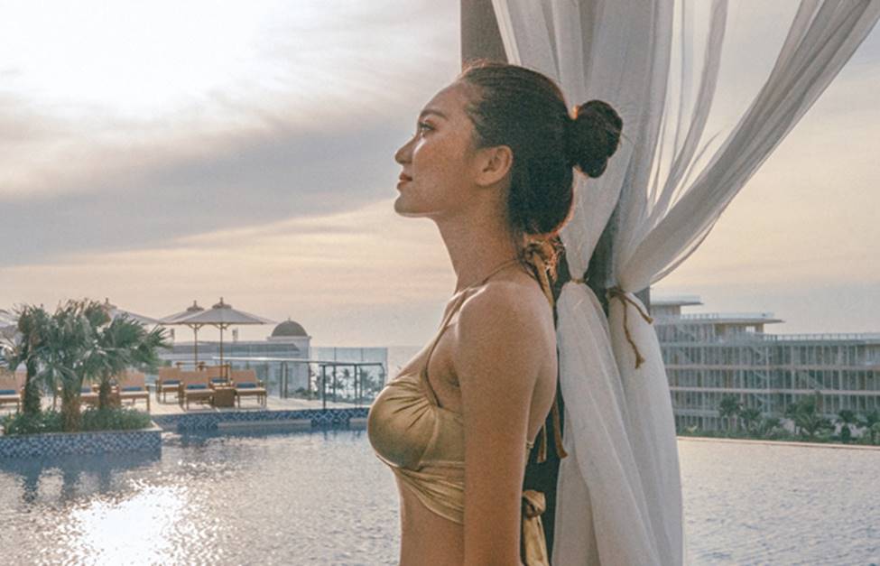 Bạn gái tin đồn của tiền vệ Văn Đức gợi cảm với loạt ảnh bikini-15