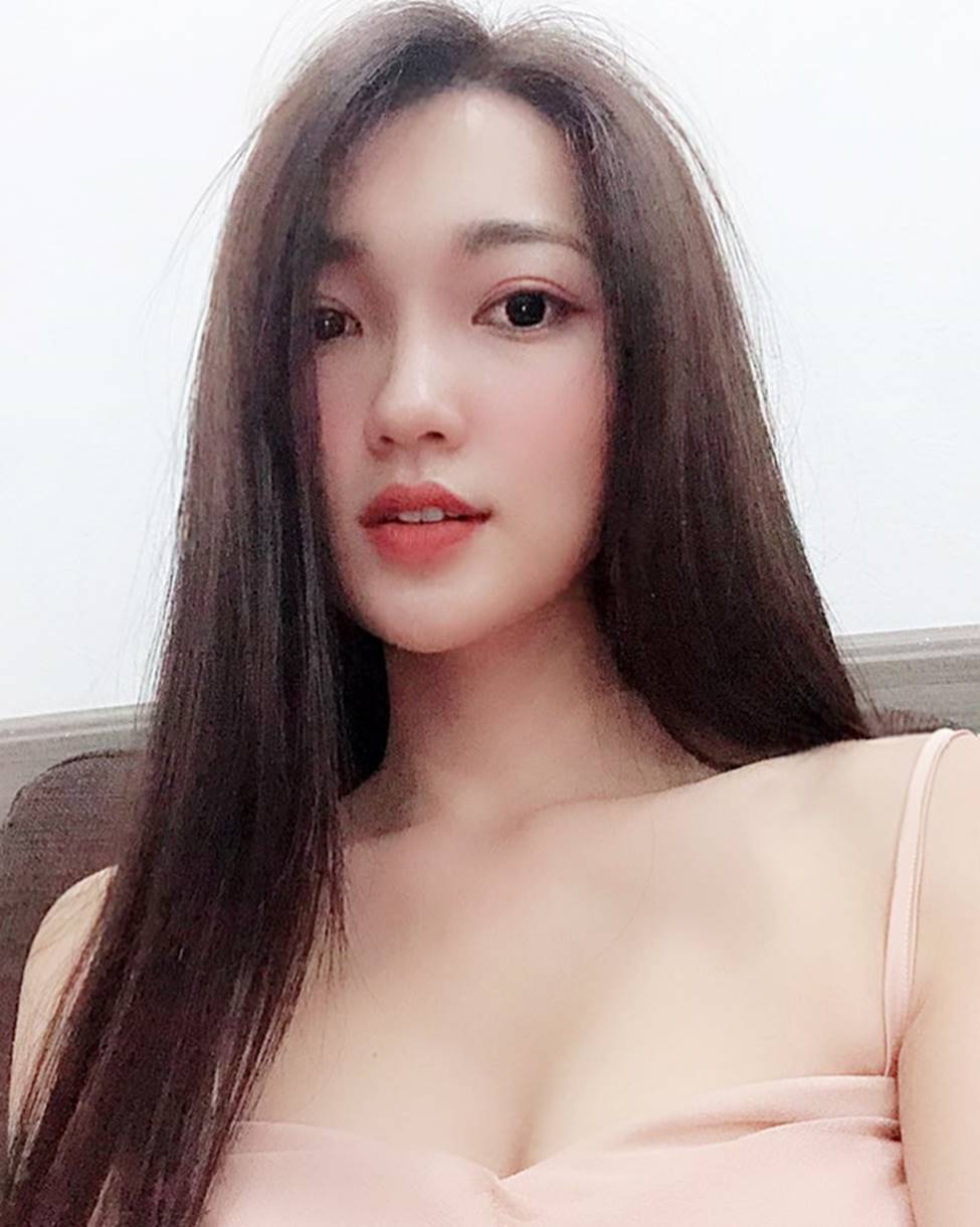 Bạn gái tin đồn của tiền vệ Văn Đức gợi cảm với loạt ảnh bikini-18