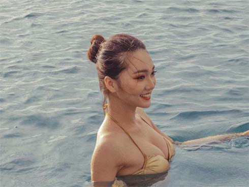 THẢM HỌA thời trang đi biển: Người diện nội y mặc như không - kẻ lại kín bưng hở mỗi mắt-9