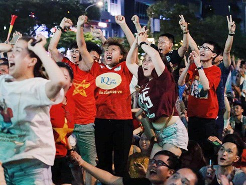 Nhìn lại chuỗi cảm xúc 