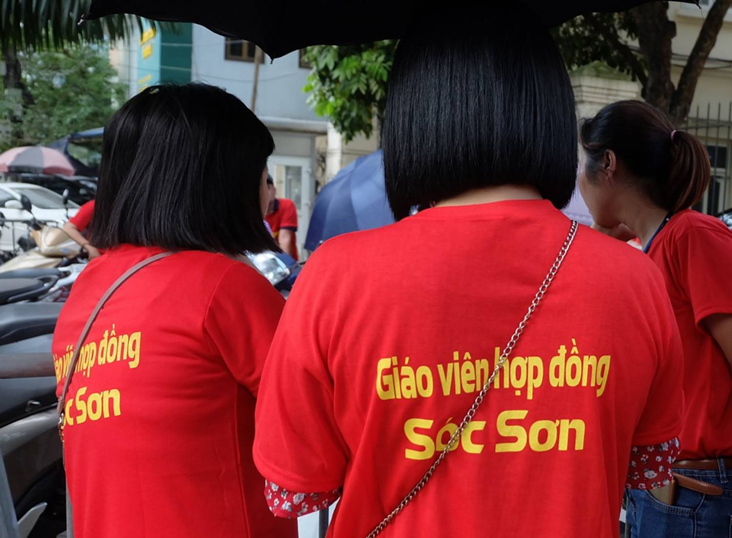 Cô giáo dạy tiếng Anh 23 năm không dám thổ lộ lương tháng 1,2 triệu đồng-1