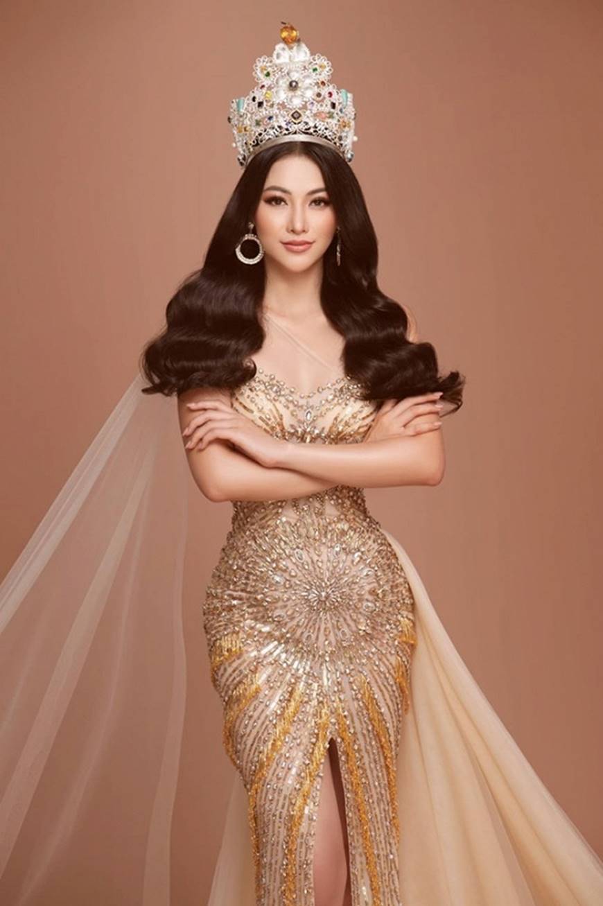 Hoa hậu Trái đất Phương Khánh lại đẹp xuất thần trong bộ ảnh đội vương miện-2