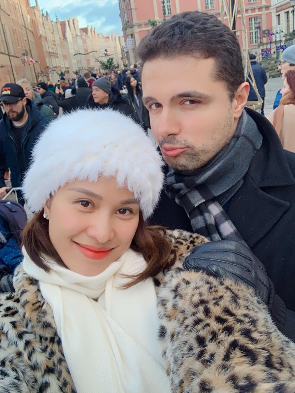 Hé lộ hậu trường chụp ảnh cưới hài hước của siêu mẫu Phương Mai cùng chồng Tây gia thế khủng-1