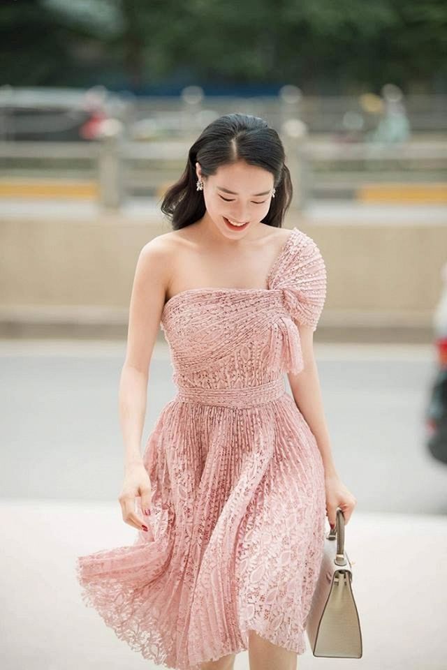 Không chỉ táo bạo khoe ngực khủng, Nhã Phương còn chăm chỉ nâng cấp” bản thân sau khi làm vợ Trường Giang-7