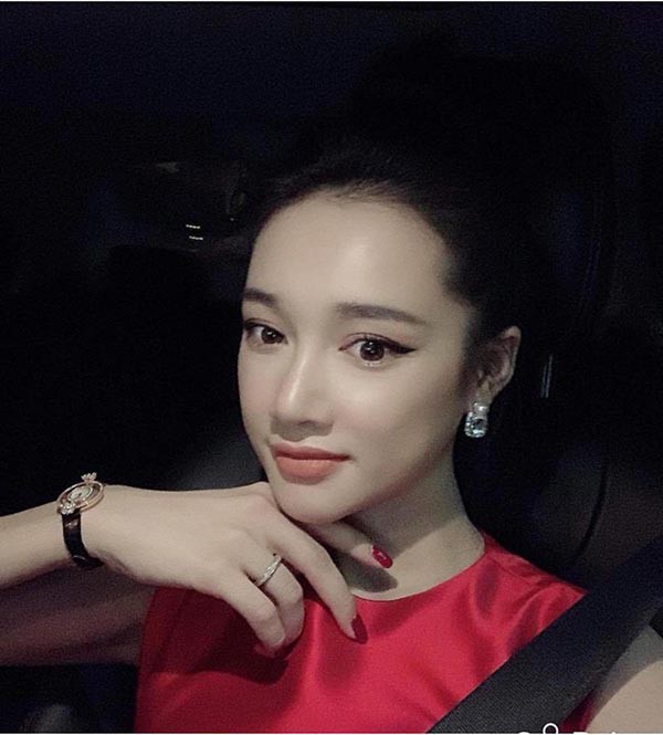 Không chỉ táo bạo khoe ngực khủng, Nhã Phương còn chăm chỉ nâng cấp” bản thân sau khi làm vợ Trường Giang-8