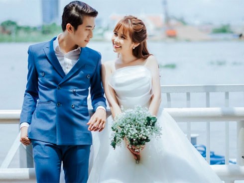 HOT: YouTuber đình đám Cris Phan đăng ảnh cưới, chuẩn bị kết hôn với hotgirl Mai Quỳnh Anh vào tháng 6