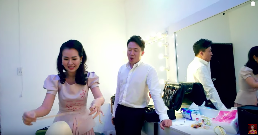Võ Hạ Trâm bàng hoàng phát hiện dây áo ngực của mình trong balo Trấn Thành, Sam lại còn nói câu không ngờ này-5