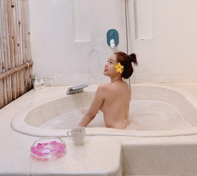 Body ngày càng bốc lửa, Quế Vân, Thúy Vi, Khánh My tự tin mặc đồ ít ai dám diện-9