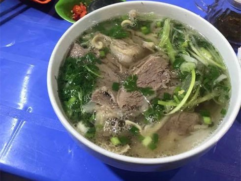 Dân tình cãi nhau ầm ĩ chỉ vì bát phở lõi bò 90k trên phố cổ, người khen ngon, người chê phí tiền